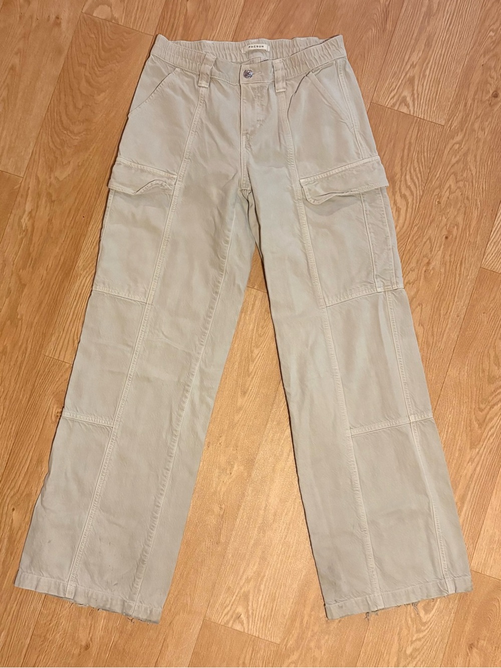 PacSun Light Beige Cargo Pants with Flap Pockets Waist 28 Inseam 32